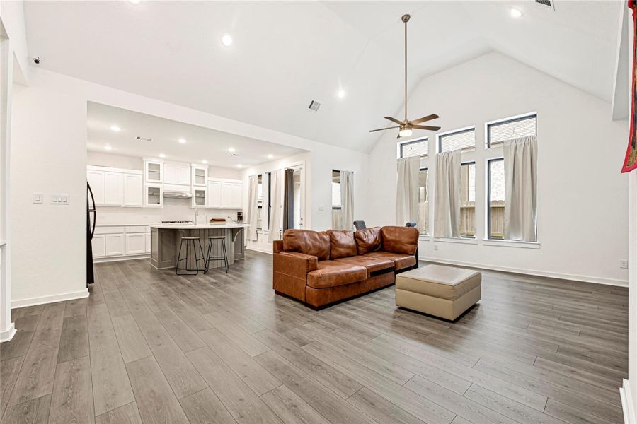 Furnished interior view inside a new home in Riceland, Mont Belvieu (Image 10).
