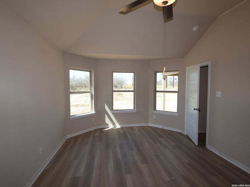 Spacious, unfurnished interior of a new home in Chaparral Ranch, Floresville (Image 18).