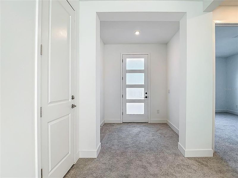 Spacious, unfurnished interior of a new home in , Tampa (Image 63).