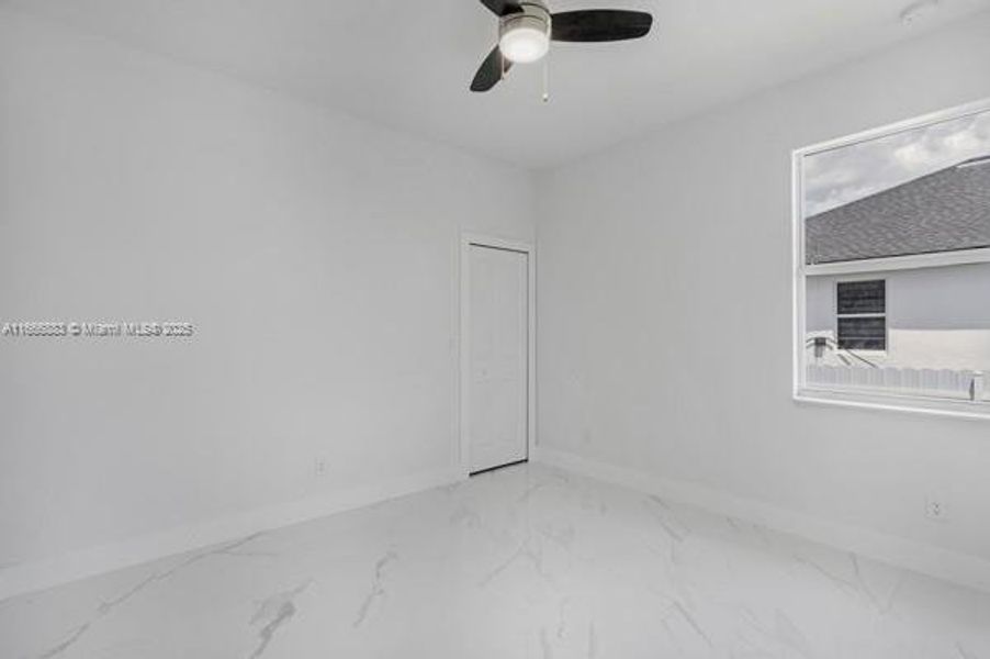 Spacious, unfurnished interior of a new home in , Cape Coral (Image 29).