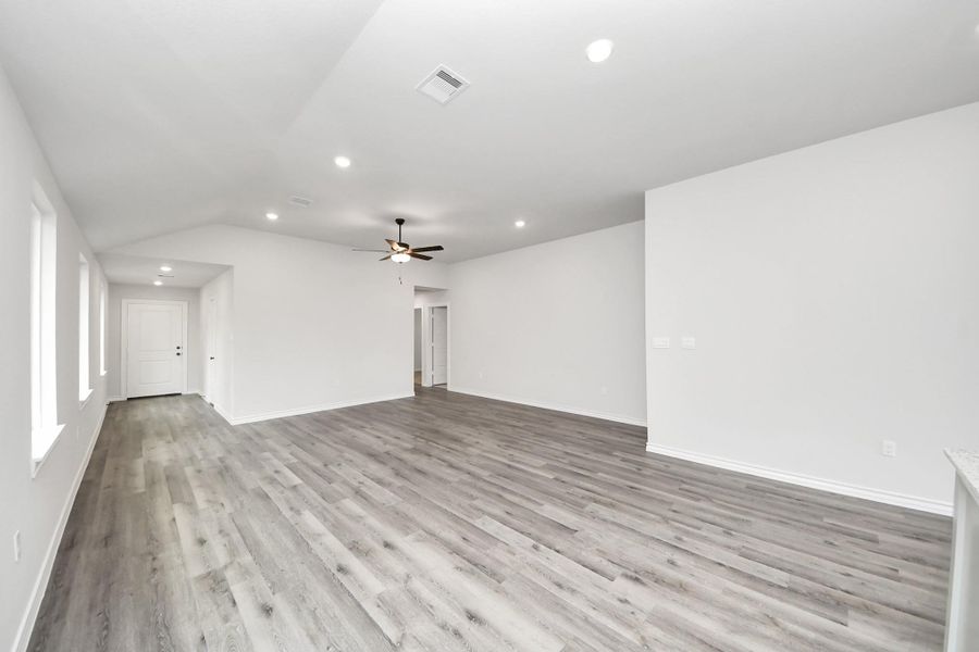 Spacious, unfurnished interior of a new home in The Enclave at Spring Branch, Montgomery (Image 27). Spacious, unfurnished interior of a new home in The Enclave at Spring Branch, Montgomery (Image 27).