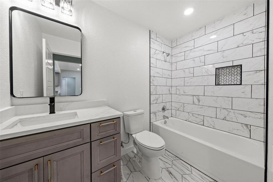 Furnished interior view inside a new home in , Waco (Image 7).