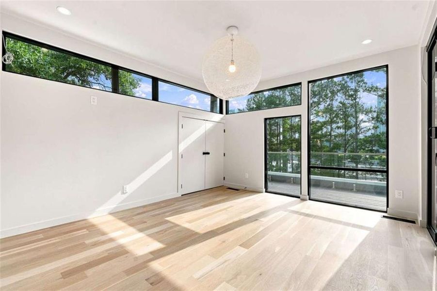 Spacious, unfurnished interior of a new home in , Atlanta (Image 30).