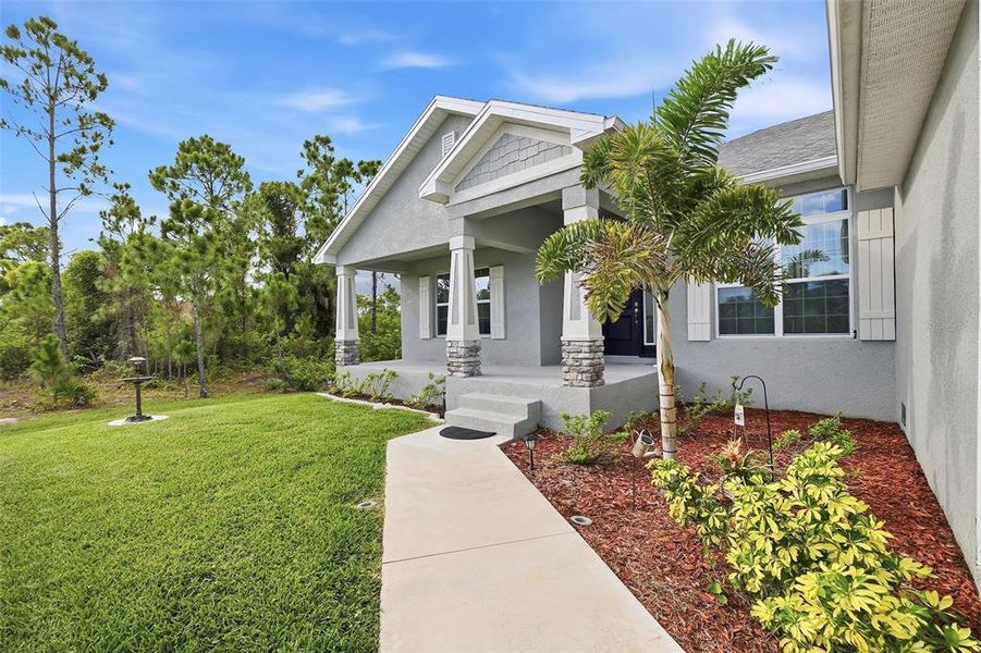 Exterior details and patio area of a home in , Port Charlotte (Image 3).