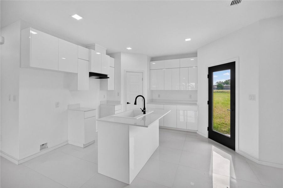 Furnished interior view inside a new home in , Donna (Image 5).