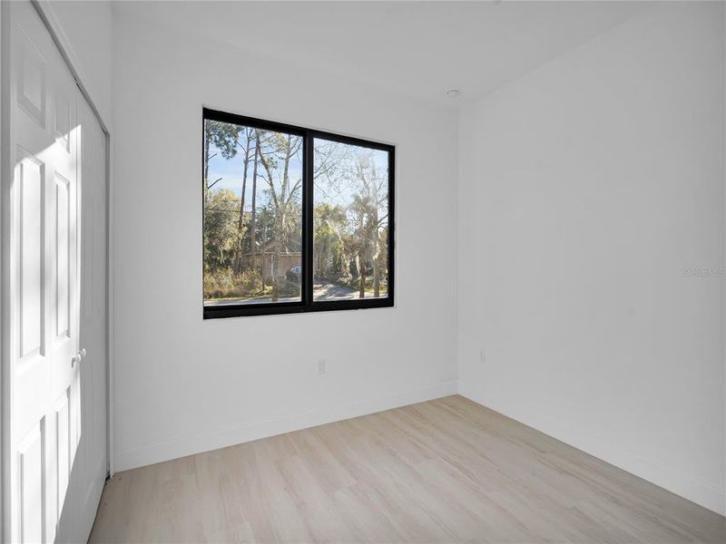 Spacious, unfurnished interior of a new home in , North Port (Image 12).