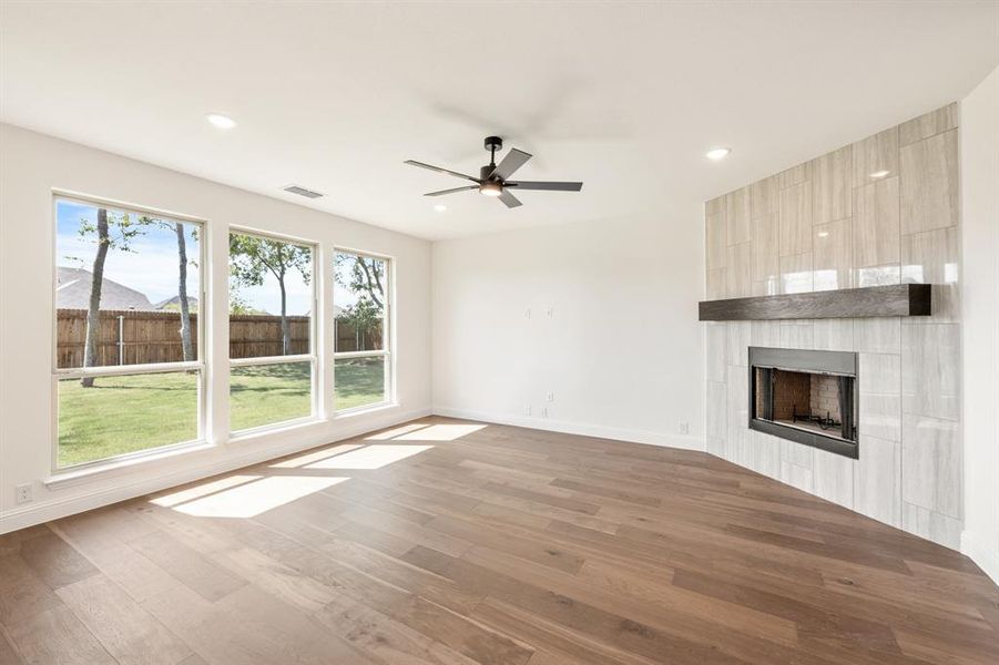 Spacious, unfurnished interior of a new home in Bear Creek Classic 60, Lavon (Image 17). Spacious, unfurnished interior of a new home in Bear Creek Classic 60, Lavon (Image 17).