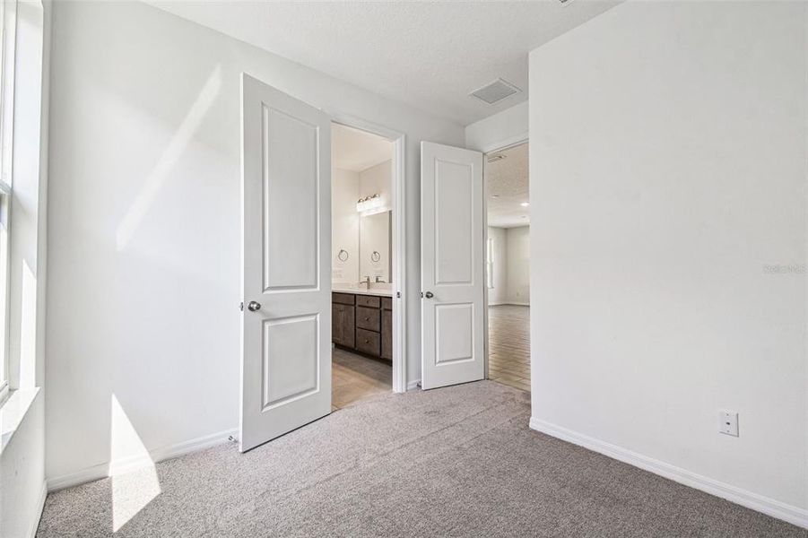 Spacious, unfurnished interior of a new home in Cascades at Southern Hills, Brooksville (Image 21).