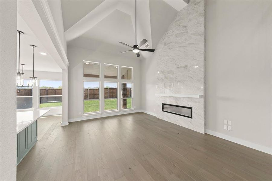 Spacious, unfurnished interior of a new home in Solterra, Mesquite (Image 25).