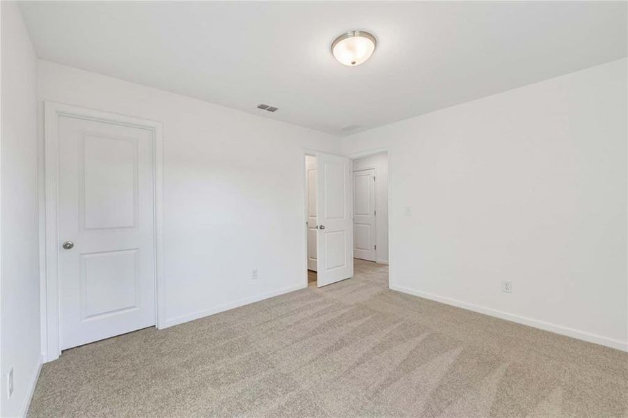 Spacious, unfurnished interior of a new home in The Estates at Casteel, Bethlehem (Image 27).