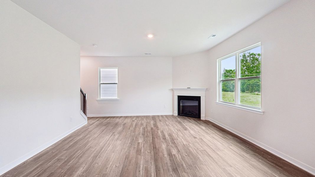 Spacious, unfurnished interior of a new home in Reedy Creek Preserve, Charlotte (Image 20).