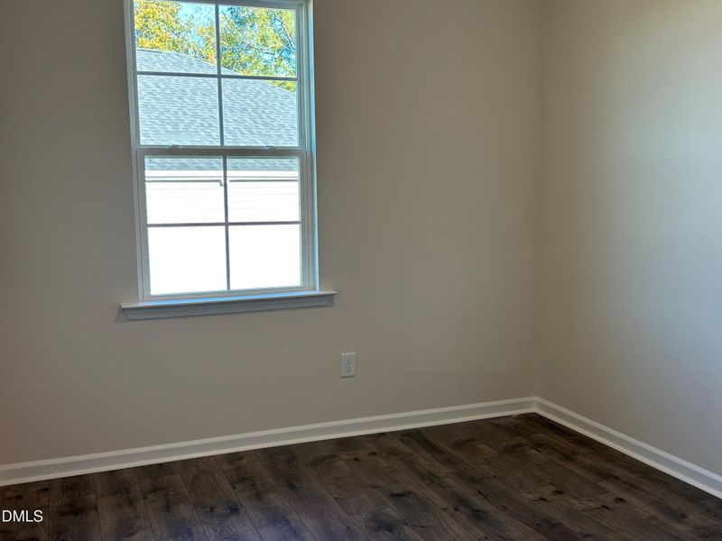 Flex with closet & LVP