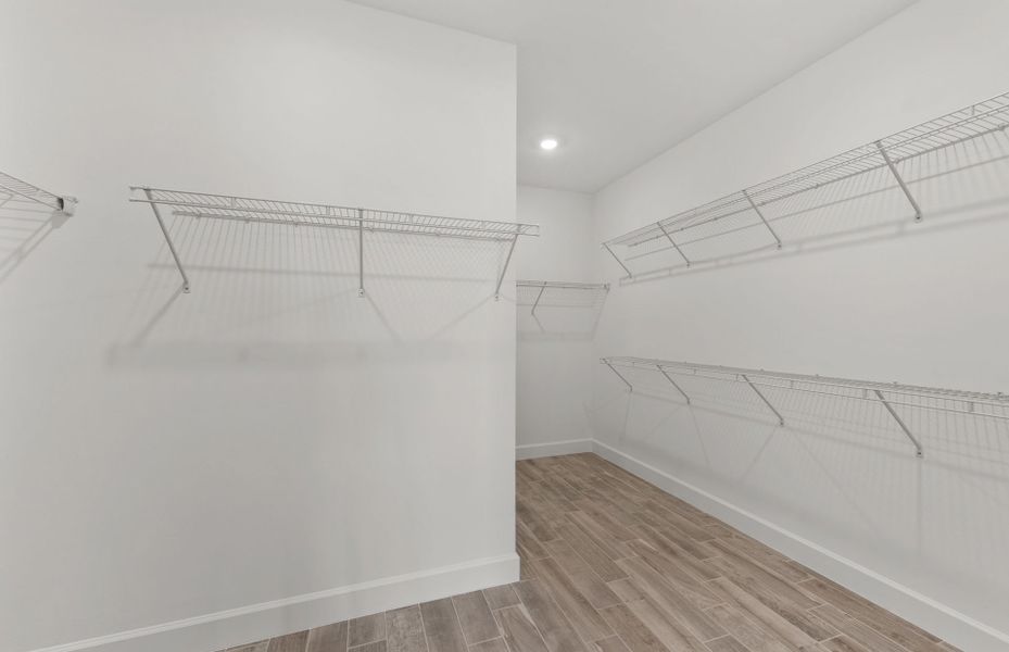 Spacious, unfurnished interior of a new home in Del Webb Naples, Immokalee (Image 14).