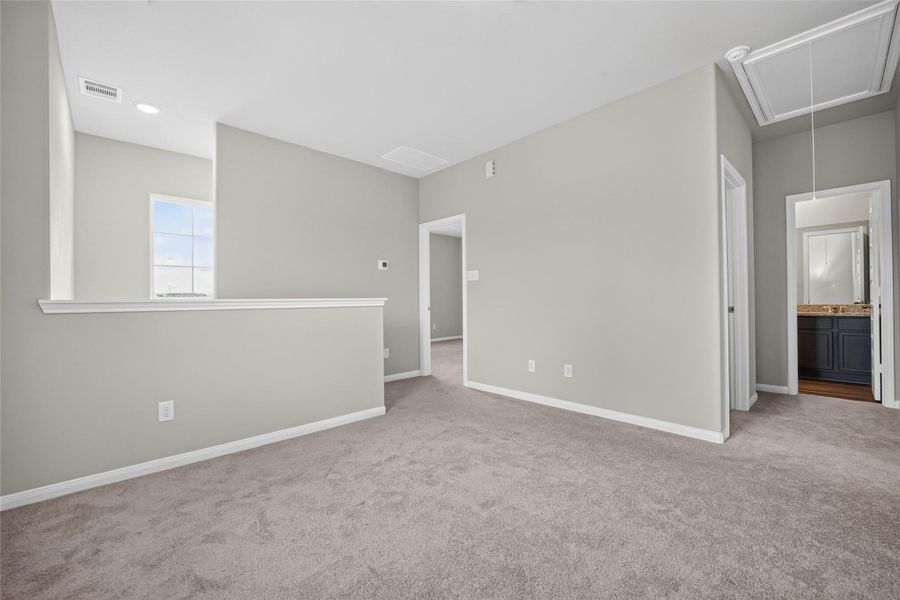 Spacious, unfurnished interior of a new home in Charleston Heights, Rosharon (Image 40).