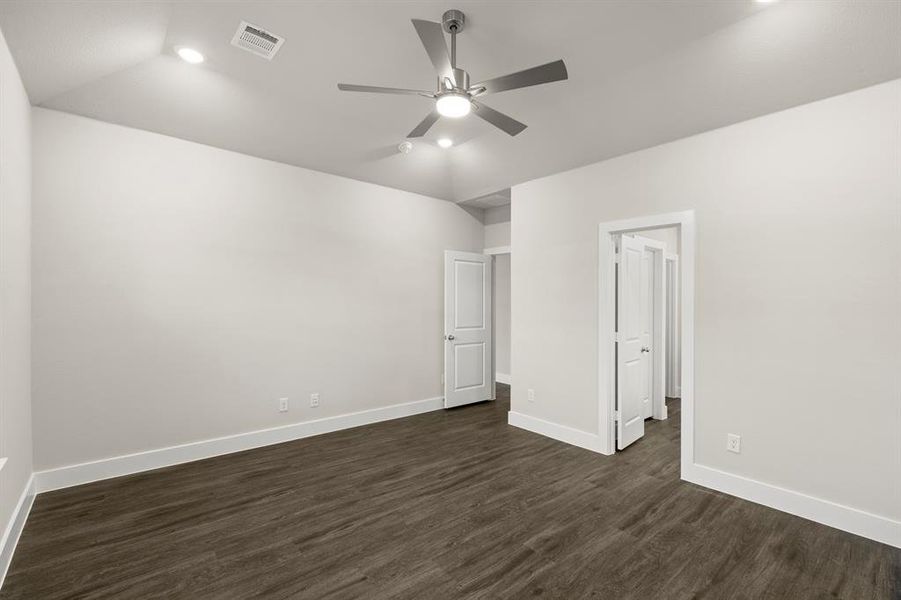 18. 2404 Overlook - Primary (2)