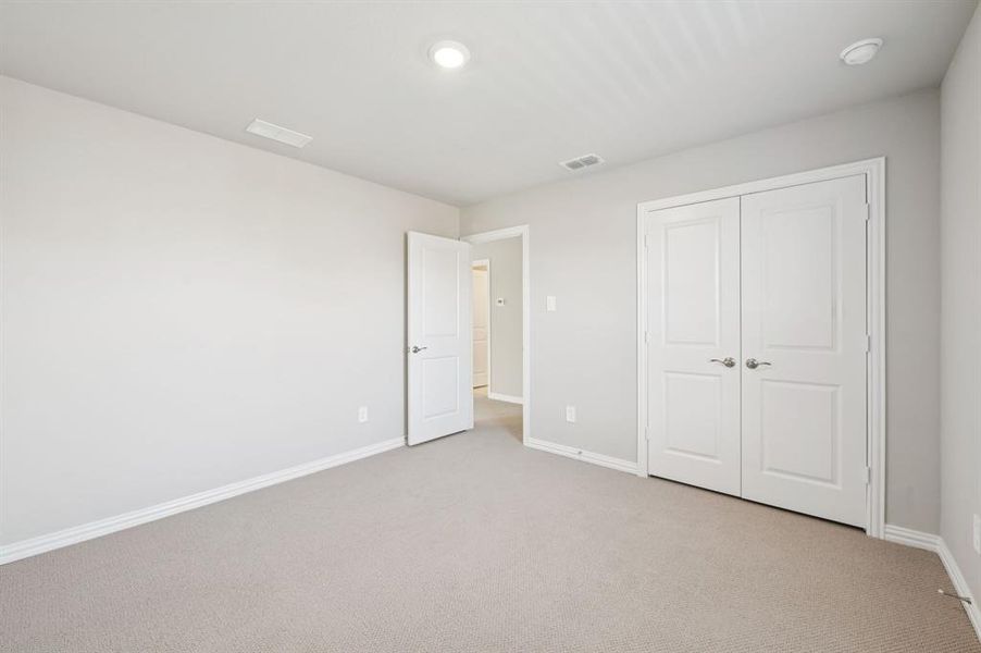 Photo is not of the actual home, but is an inspirational photo of builder’s model home and may depict options, furnishings, and/or decorator features that are not included.