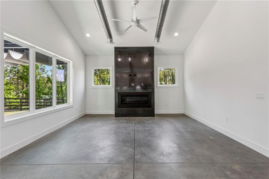Spacious, unfurnished interior of a new home in , Marietta (Image 32).