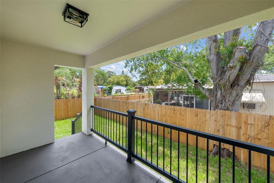 Exterior details and patio area of a home in , St. Petersburg (Image 3).