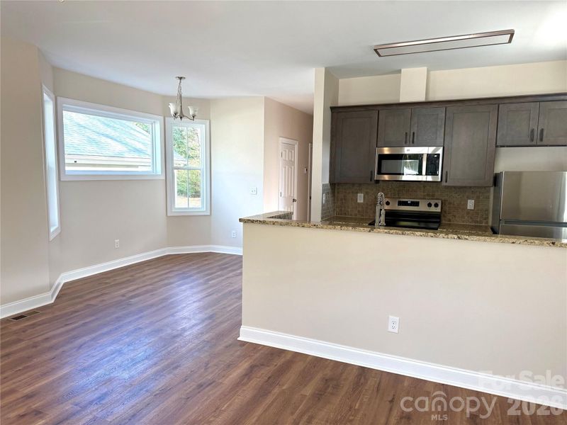 Spacious, unfurnished interior of a new home in , Concord (Image 10).