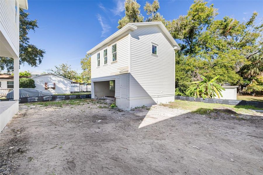 Exterior details and patio area of a home in , St. Petersburg (Image 3).