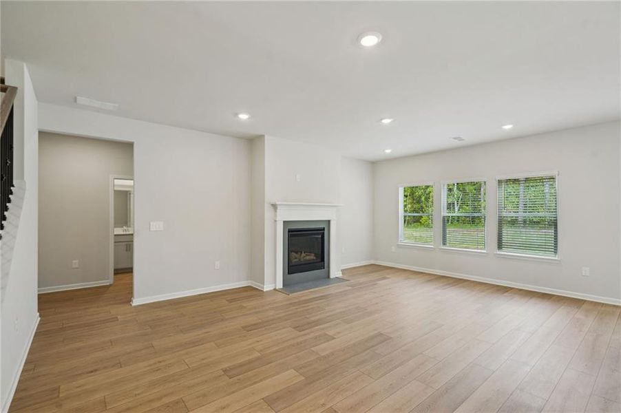 Spacious, unfurnished interior of a new home in Westmont Preserve, Powder Springs (Image 35).