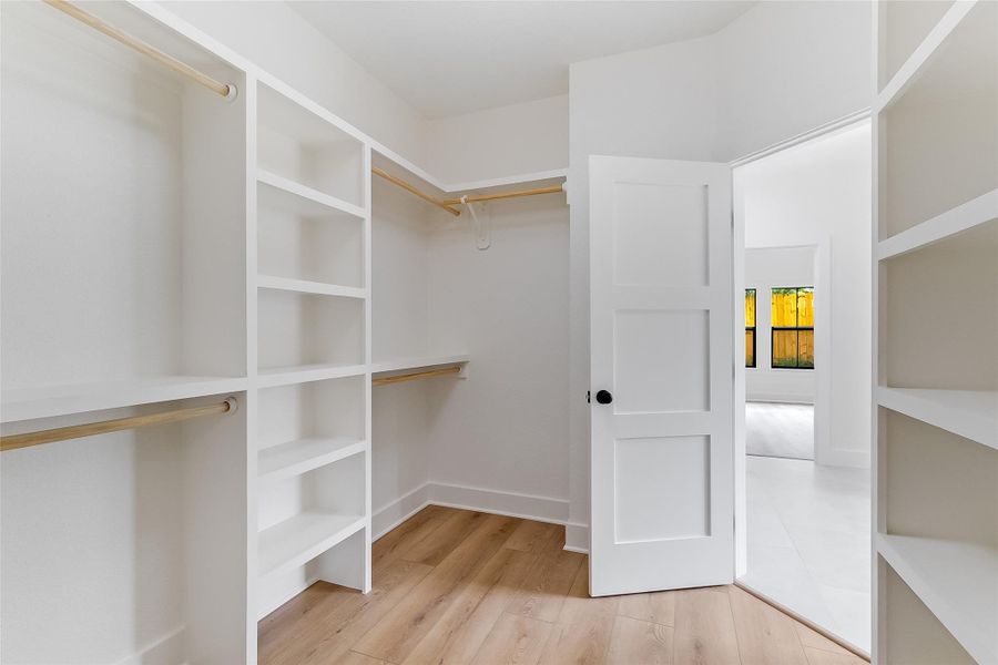 Spacious, unfurnished interior of a new home in , Cottonwood Shores (Image 22).