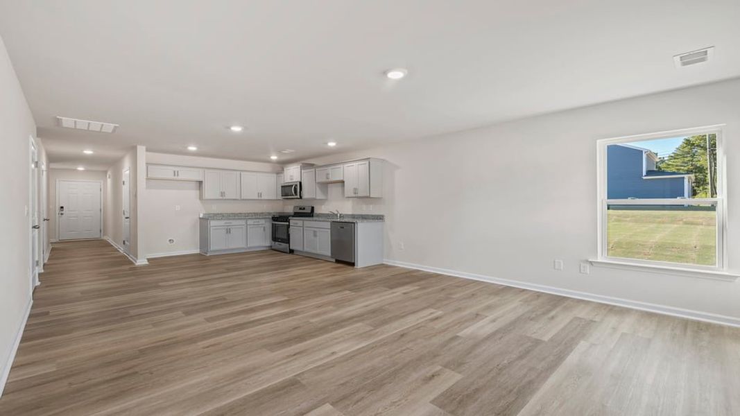 Spacious, unfurnished interior of a new home in Cloverdale Hills, Piedmont (Image 21).