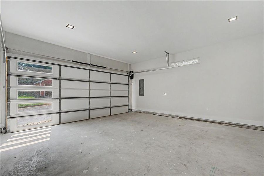 Spacious, unfurnished interior of a new home in , Atlanta (Image 22).