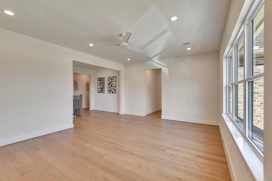 Spacious, unfurnished interior of a new home in , Houston (Image 20).
