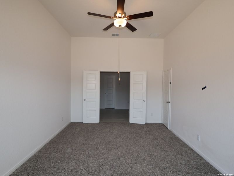 Spacious, unfurnished interior of a new home in Agave, San Antonio (Image 20).