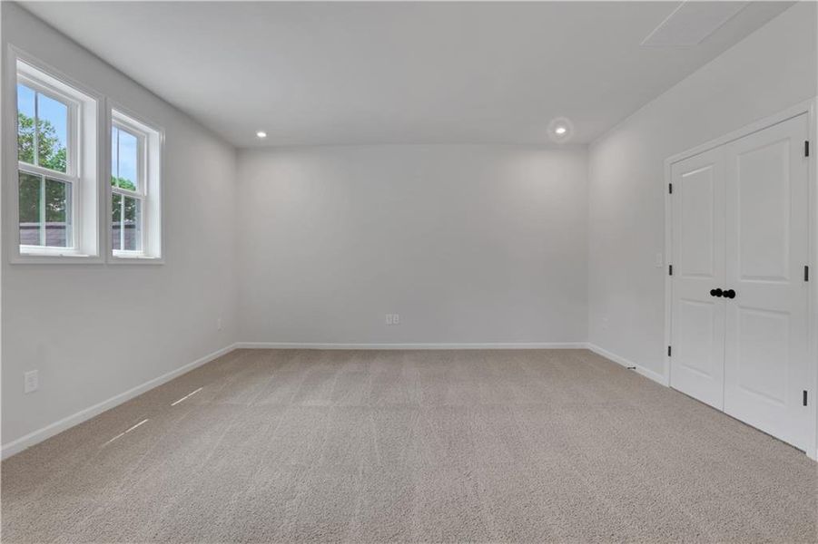 Spacious, unfurnished interior of a new home in Easton Walk, Lawrenceville (Image 21).