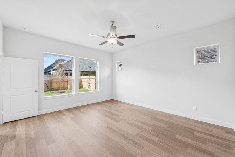 Spacious, unfurnished interior of a new home in Meridiana 55' Homesites, Manvel (Image 14). Spacious, unfurnished interior of a new home in Meridiana 55' Homesites, Manvel (Image 14).