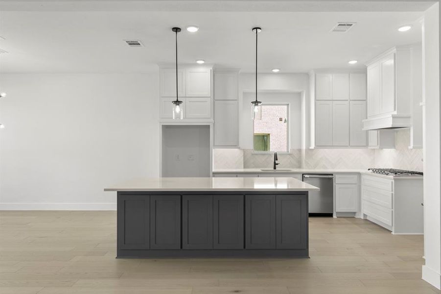 7_08. 4313 Bellview - Kitchen 7_08. 4313 Bellview - Kitchen