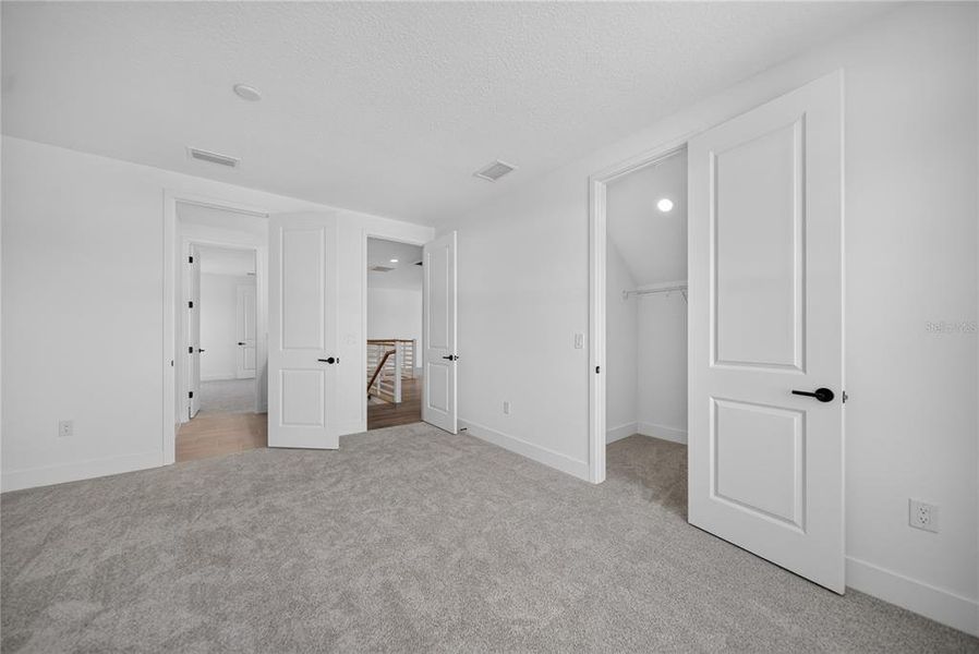 Spacious, unfurnished interior of a new home in Gracewater at Sarasota, Sarasota (Image 44).