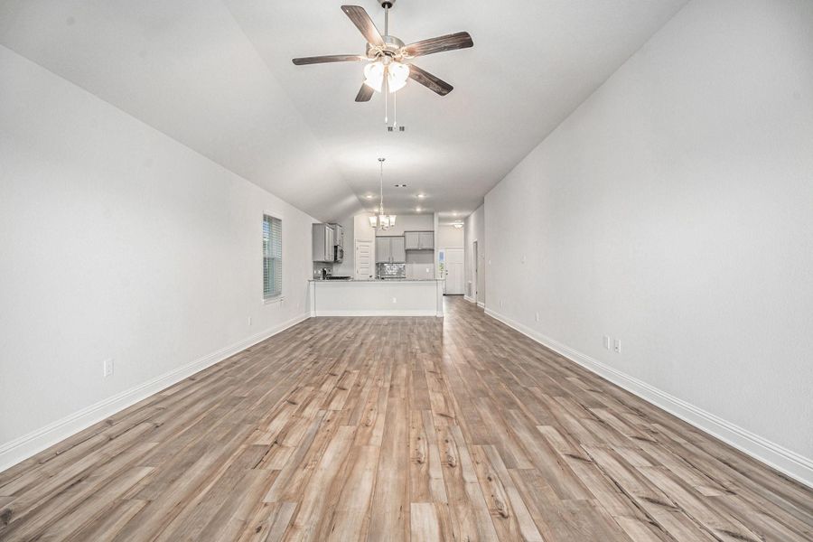 Spacious, unfurnished interior of a new home in Lago Mar, Texas City (Image 13). Spacious, unfurnished interior of a new home in Lago Mar, Texas City (Image 13).