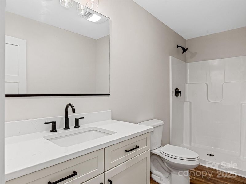 Guest Bathroom (3rd Full Bath of Home) - Ensuite Bath to 3rd Bedroom / F.R.O.G.