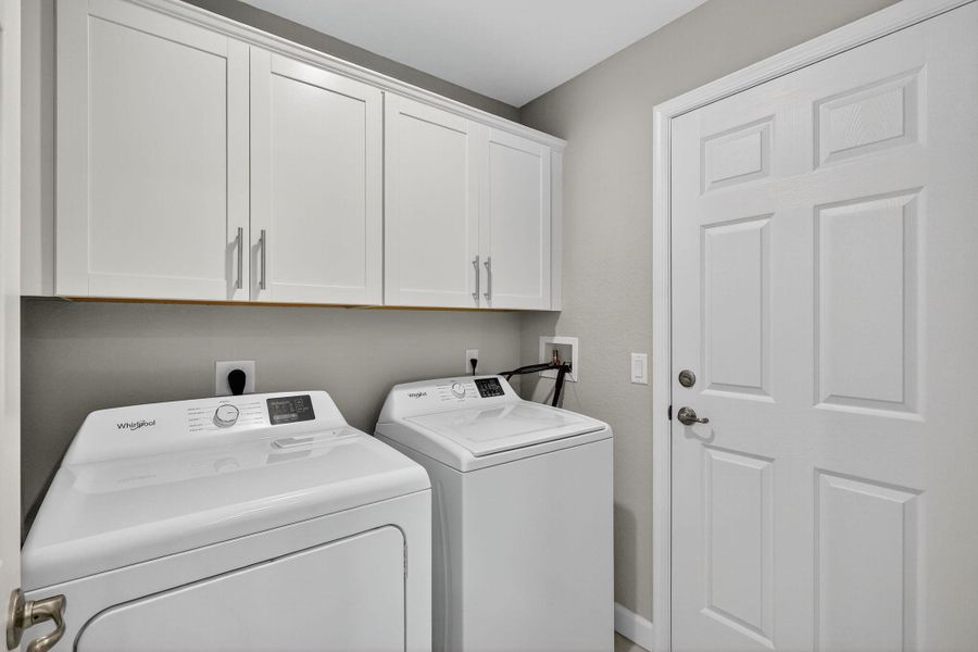 Furnished interior view inside a new home in , Fort Pierce (Image 9).