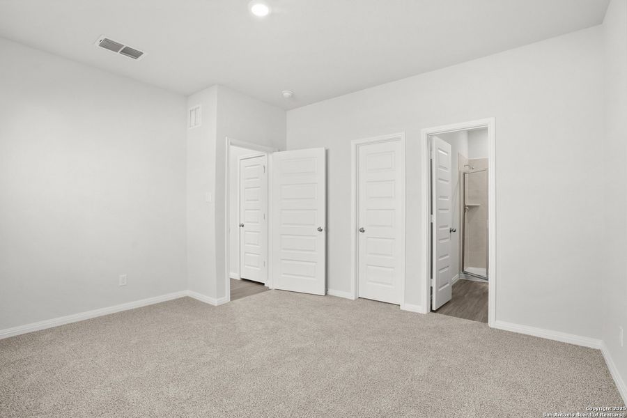 Spacious, unfurnished interior of a new home in Applewhite Meadows, San Antonio (Image 13).
