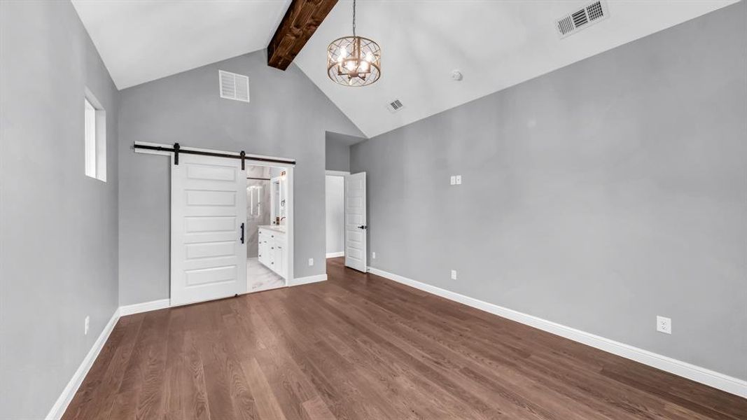 Spacious, unfurnished interior of a new home in Oak Water Ranch, Granbury (Image 34).