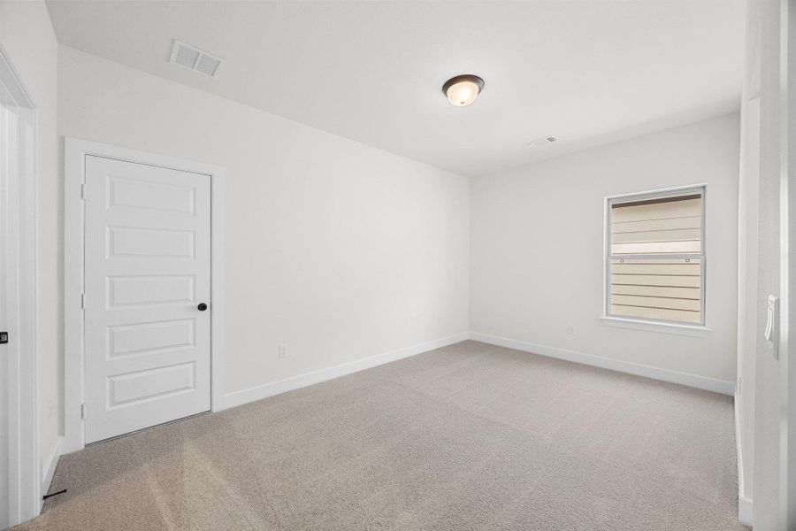 Spacious, unfurnished interior of a new home in Santa Rita Ranch - 60', Liberty Hill (Image 27). Spacious, unfurnished interior of a new home in Santa Rita Ranch - 60', Liberty Hill (Image 27).