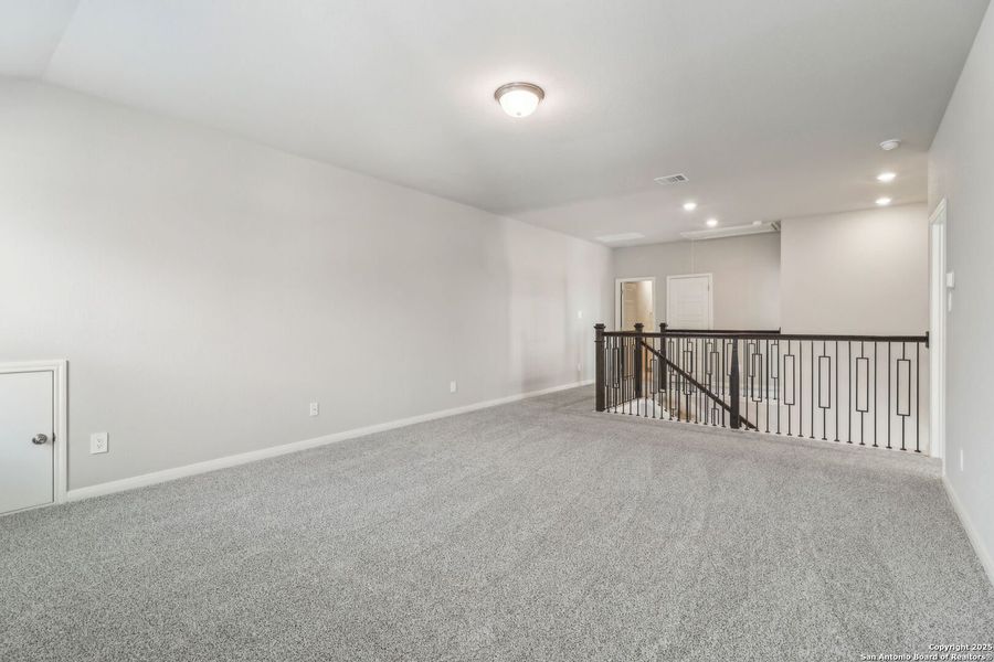 Spacious, unfurnished interior of a new home in Autry Pond, San Antonio (Image 42). Spacious, unfurnished interior of a new home in Autry Pond, San Antonio (Image 42).