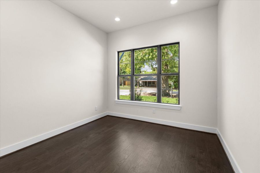 Spacious, unfurnished interior of a new home in , Houston (Image 23).