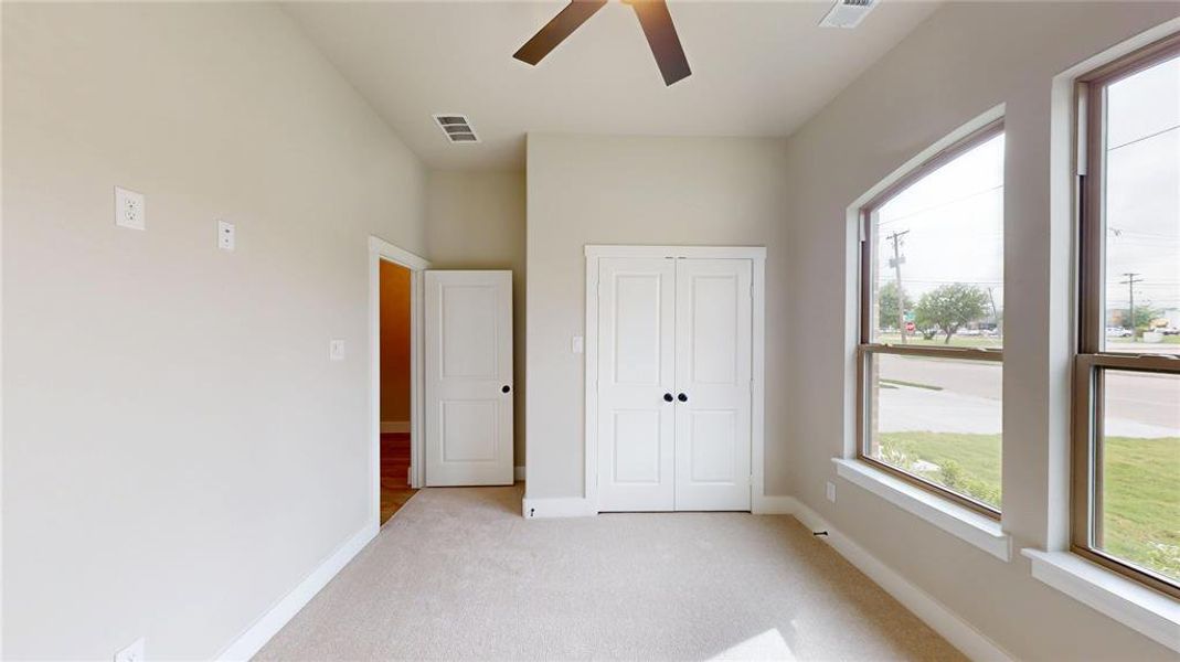 Spacious, unfurnished interior of a new home in , Grand Prairie (Image 27).