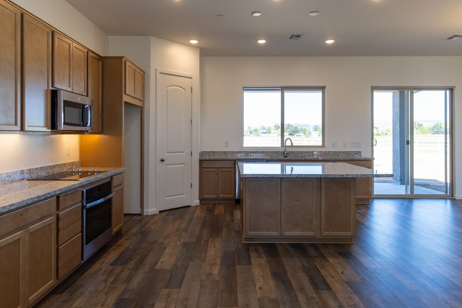 Furnished interior view inside a new home in Heritage Pointe, Chino Valley (Image 9).