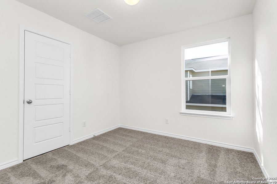 Spacious, unfurnished interior of a new home in Spanish Trails Villas, San Antonio (Image 8).