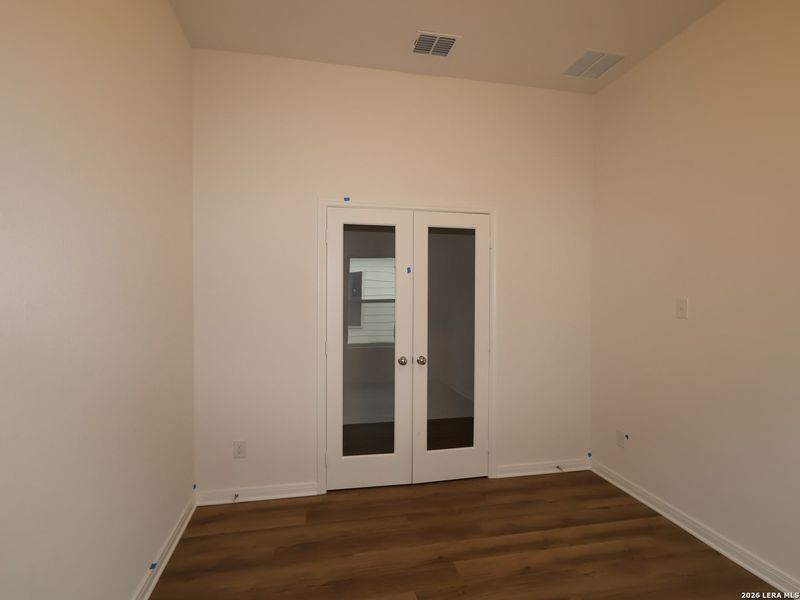 Spacious, unfurnished interior of a new home in Greenspoint Heights, Seguin (Image 21).