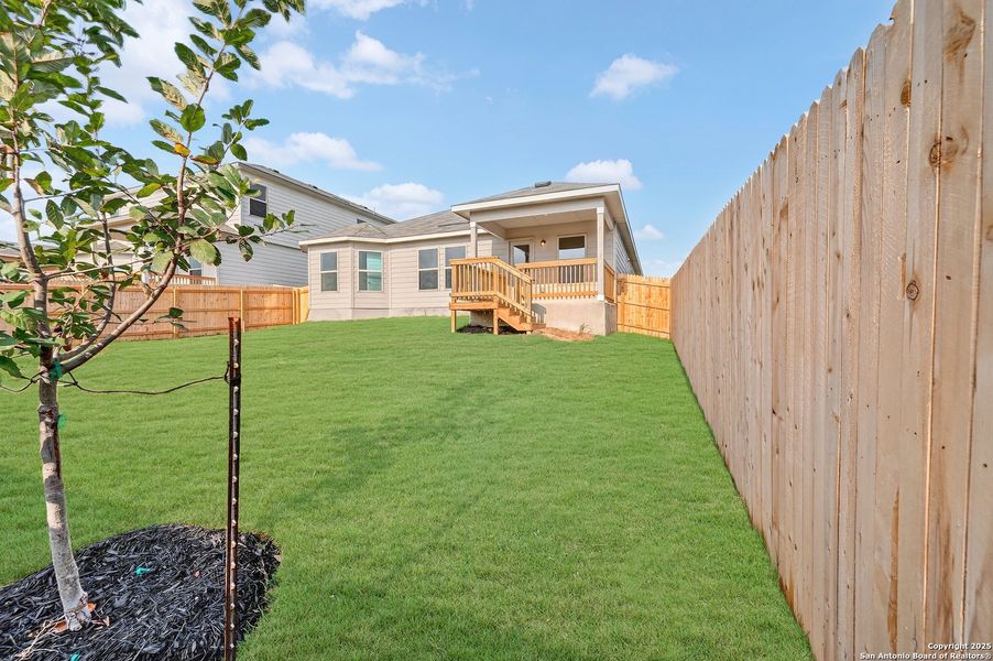 Exterior details and patio area of a home in Paloma Park, Converse (Image 21).