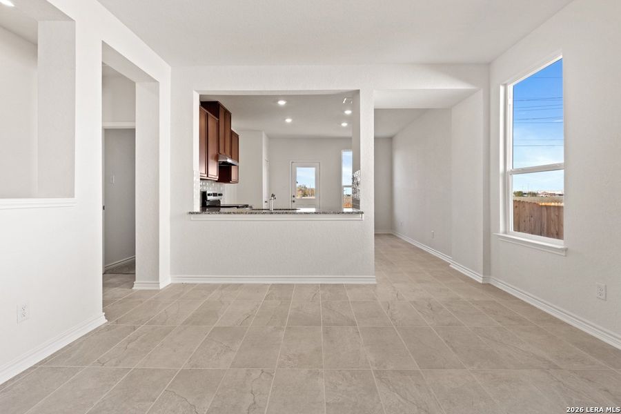 Spacious, unfurnished interior of a new home in Woodside Farms, Seguin (Image 22).