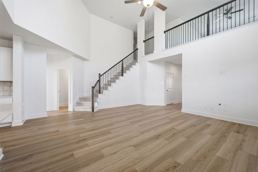 Spacious, unfurnished interior of a new home in Saddlebrook Estates, Waxahachie (Image 22).