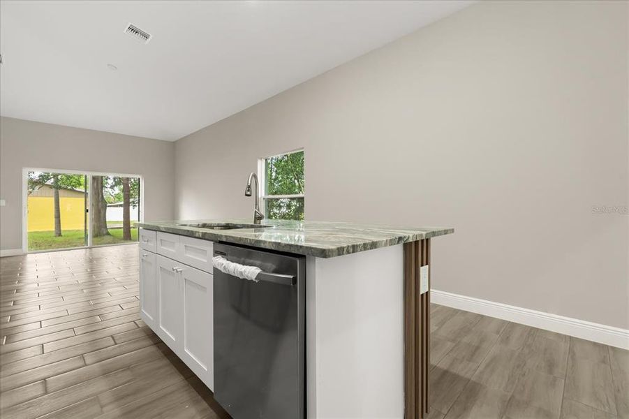 Furnished interior view inside a new home in , Lake Alfred (Image 7).